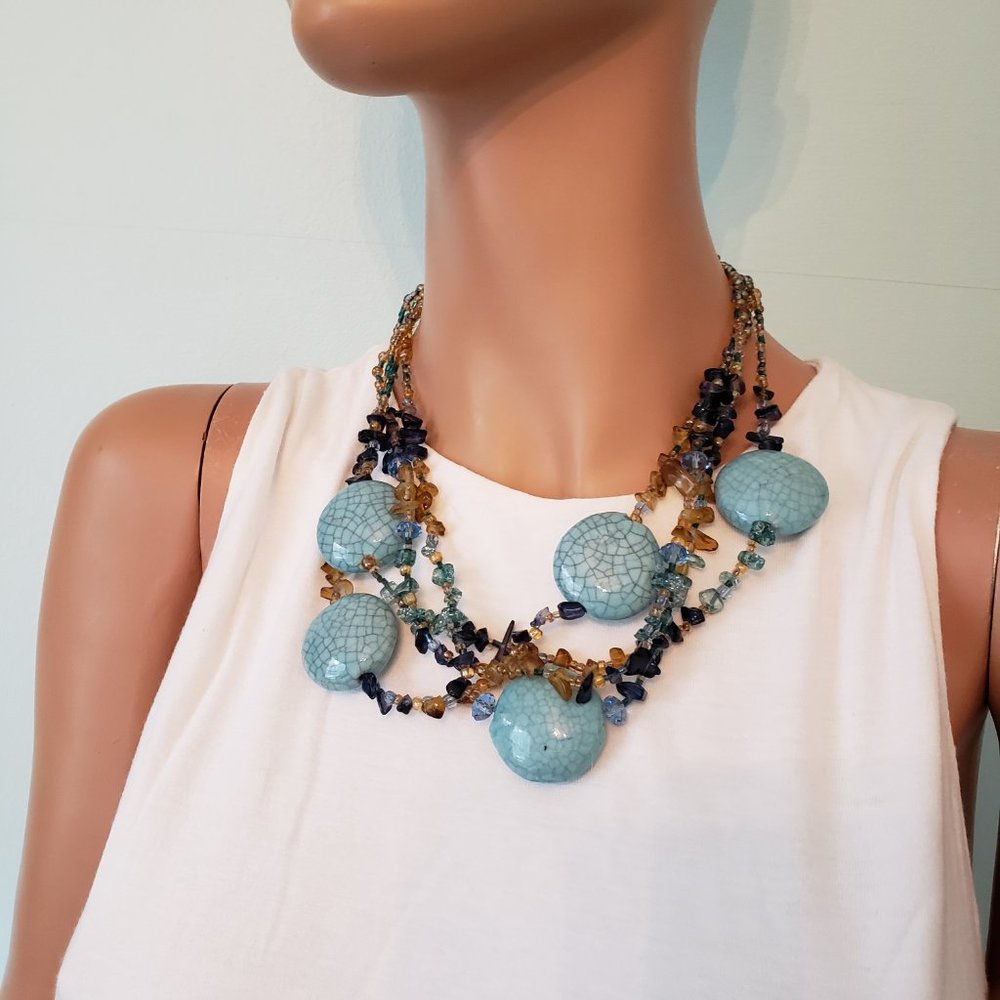 NWOT fun and Beautiful Statement Necklace. - Picture 9 of 9